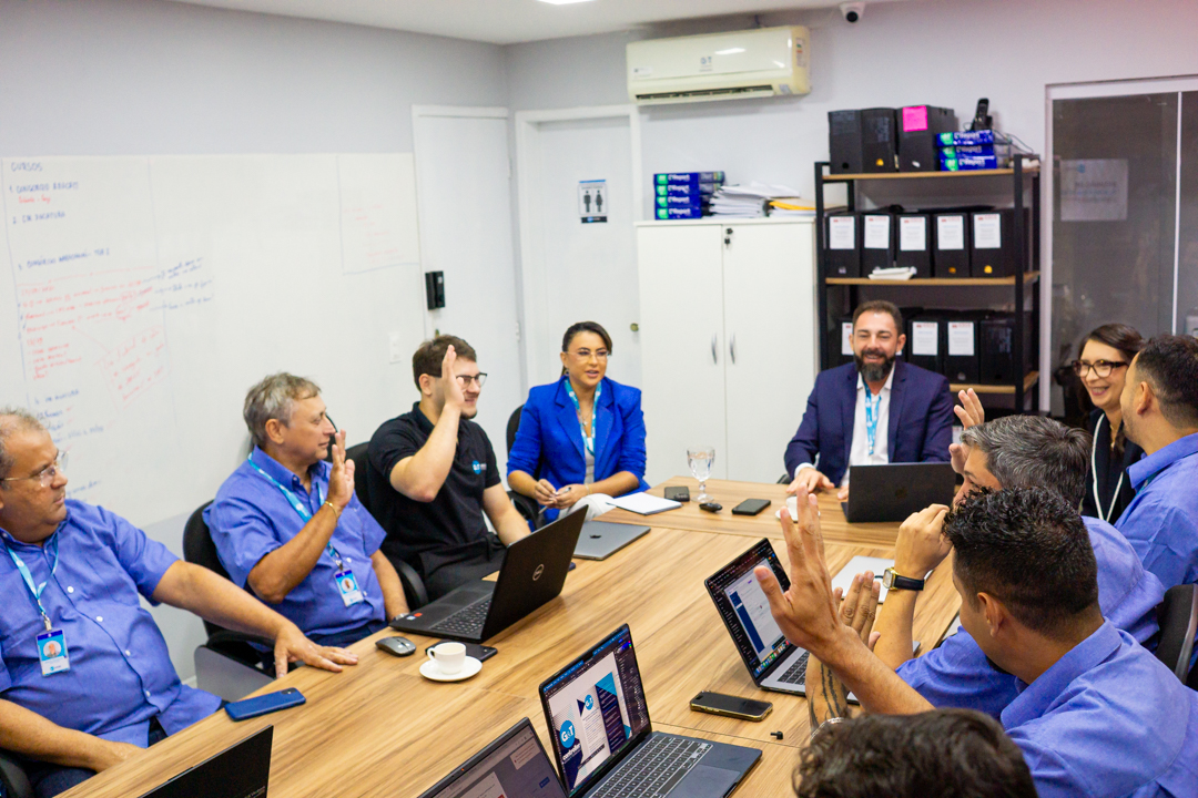 Equipa da G&T Controller num ambiente colaborativo